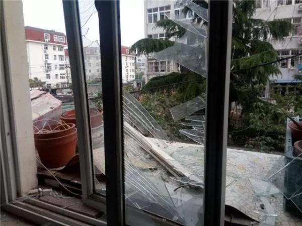 突發(fā)！青島一居民樓發(fā)生爆燃！已造1人死亡，7人受傷！3公里外有震感…