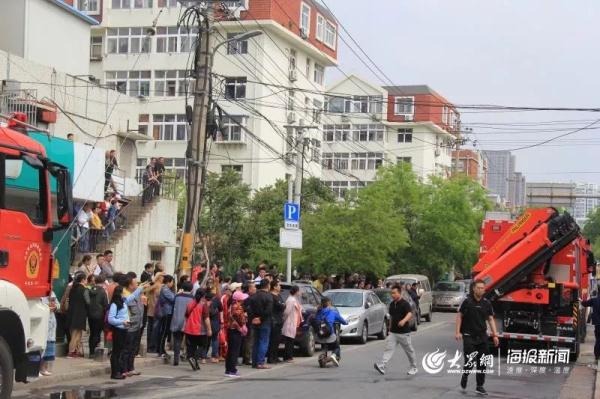 突發(fā)！青島一居民樓發(fā)生爆燃！已造1人死亡，7人受傷！3公里外有震感…