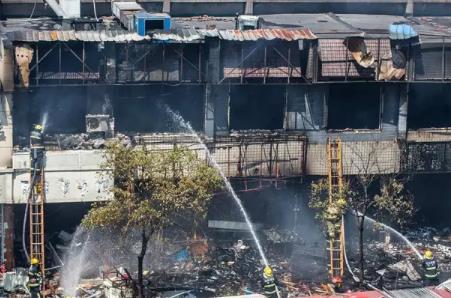 煤氣罐有沒忘關(guān)閥門？ 爆燃事故給餐館沉重警示